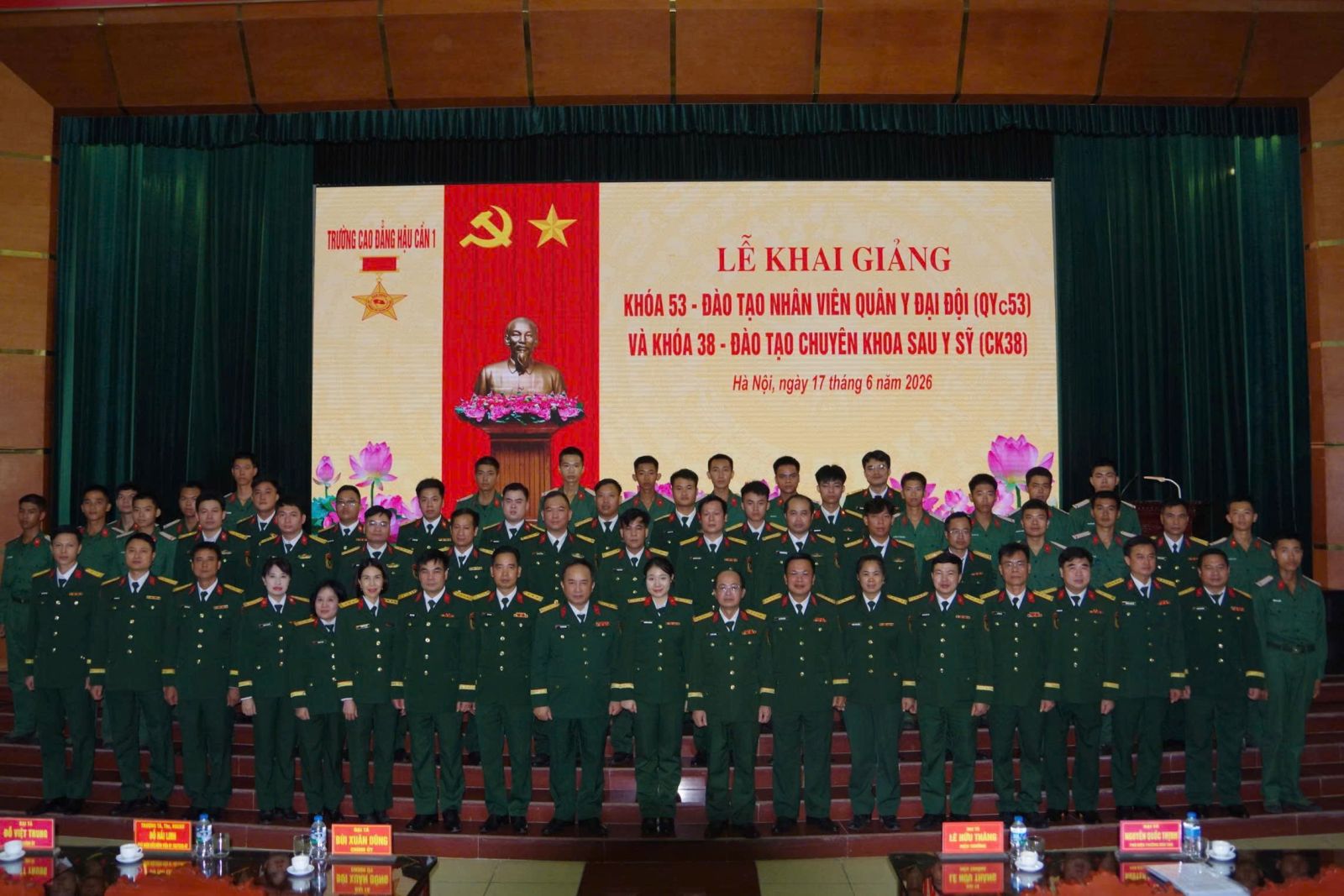 TRƯỜNG CAO ĐẲNG HẬU CẦN 1 TỔ CHỨC KHAI GIẢNG KHÓA ĐÀO TẠO NHÂN VIÊN QUÂN Y ĐẠI ĐỘI (QYC53) VÀ CHUYÊN KHOA SAU Y SĨ (CK38)