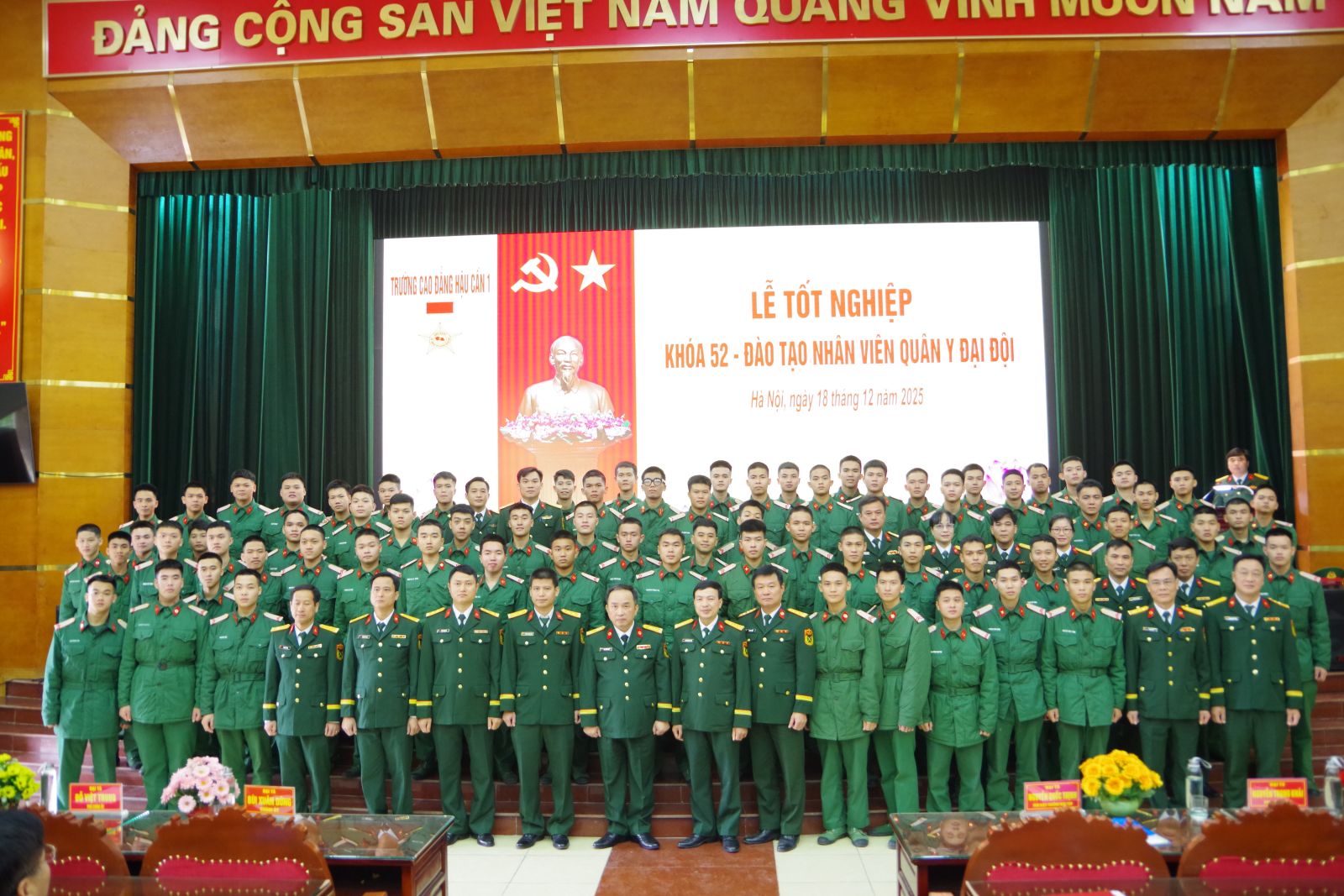 TRƯỜNG CAO ĐẲNG HẬU CẦN 1 TỔ CHỨC LỄ TỐT NGHIỆP KHÓA 52 - NHÂN VIÊN QUÂN Y ĐẠI ĐỘI