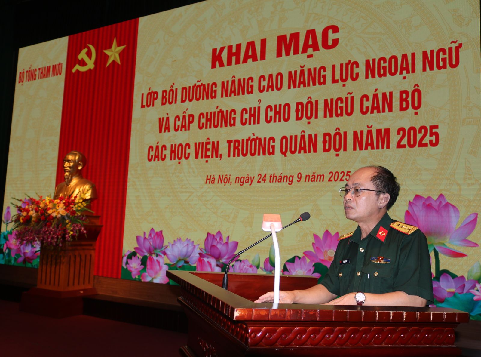 KHAI MẠC LỚP BỒI DƯỠNG NÂNG CAO NĂNG LỰC NGOẠI NGỮ VÀ CẤP CHỨNG CHỈ CHO ĐỘI NGŨ CÁN BỘ CÁC HỌC VIỆN, TRƯỜNG QUÂN ĐỘI NĂM 2025