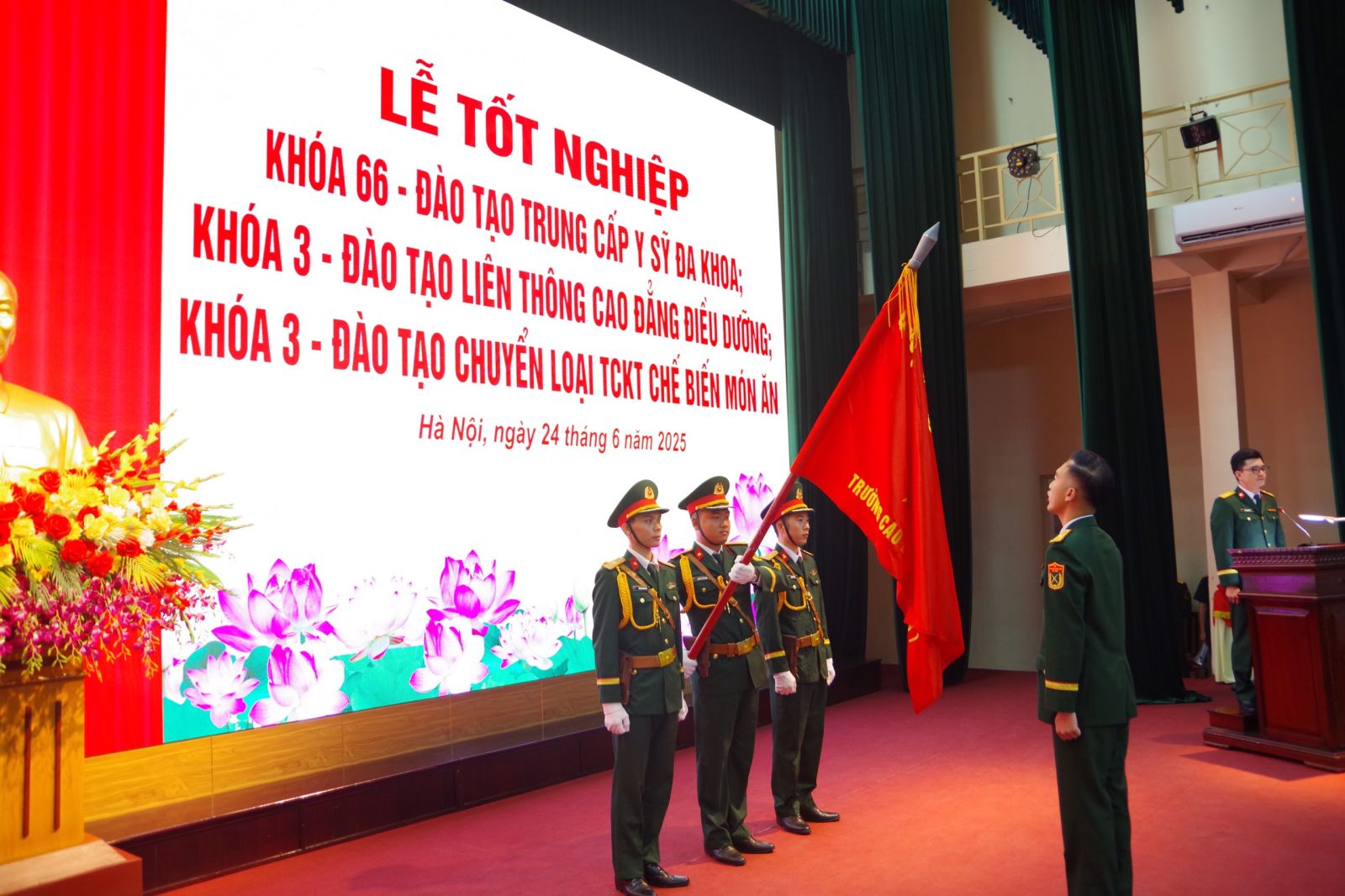 TRANG TRỌNG TỔ CHỨC LỄ TỐT NGHIỆP TẠI TRƯỜNG CAO ĐẲNG HẬU CẦN 1